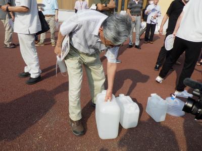 容器の重さ体験