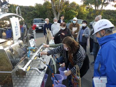 給水車からの給水体験