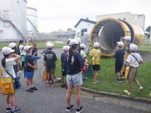 外での見学の様子（5）