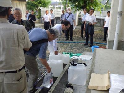 給水容器の重さ体験