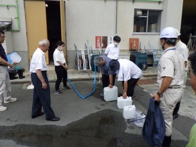 容器の重さ体験