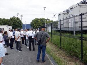 外での見学の様子（3）