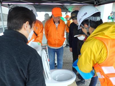 トイレ流し体験