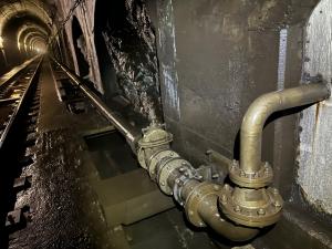 線路のすぐ隣り