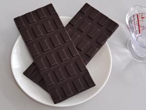 材料（チョコレート、水道水）